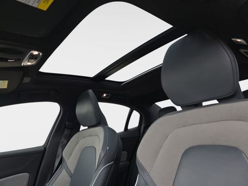 Used 2022 Volvo S60 T8 R-Design w/ Advanced Package image 31