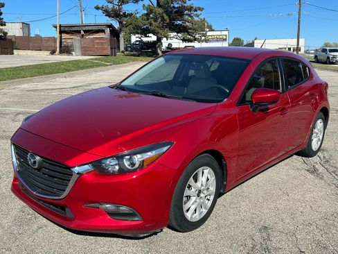 Used 2017 MAZDA MAZDA3 Sport FWD image 3
