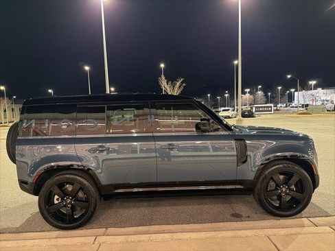 Used 2024 Land Rover Defender 110 X-Dynamic SE image 6