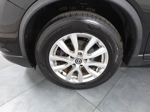 Used 2017 Nissan Rogue SV image 27