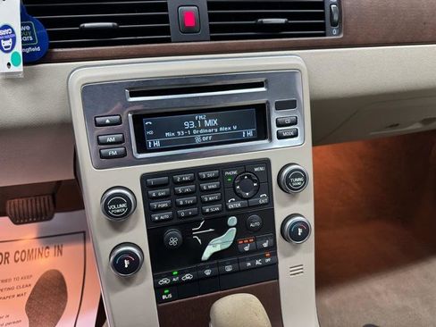 Used 2011 Volvo XC70 3.2 image 19