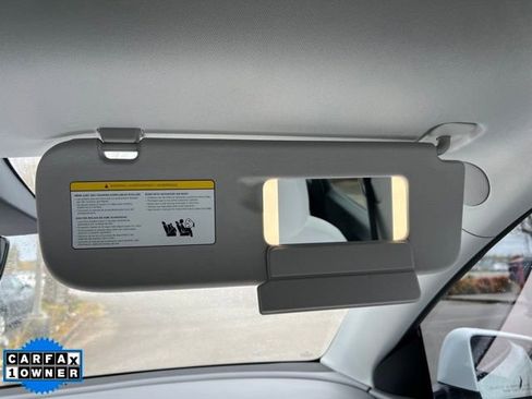 Used 2022 Tesla Model Y Long Range image 28