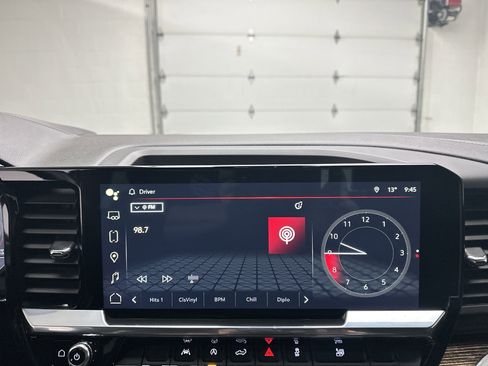 Used 2025 GMC Sierra 1500 Elevation image 32