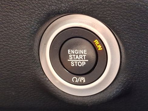 Certified 2024 Chrysler Pacifica Pinnacle FWD image 27