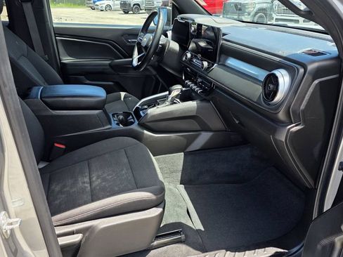 Used 2023 Chevrolet Colorado LT w/ LT Convenience Package RWD image 6
