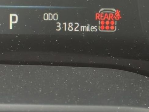 Used 2026 Toyota Sienna XLE FWD image 1