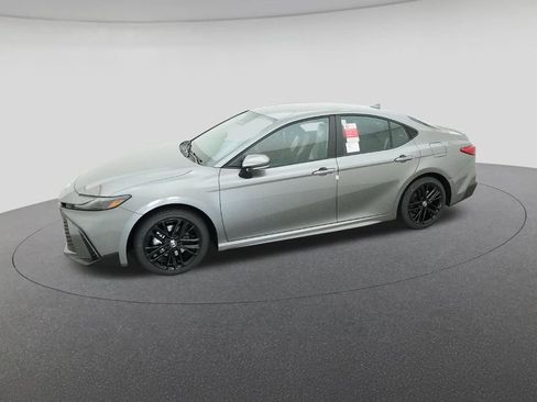 New 2026 Toyota Camry SE image 2