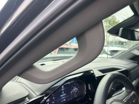 Used 2024 Chevrolet Silverado 2500 LT w/ Safety Package image 33