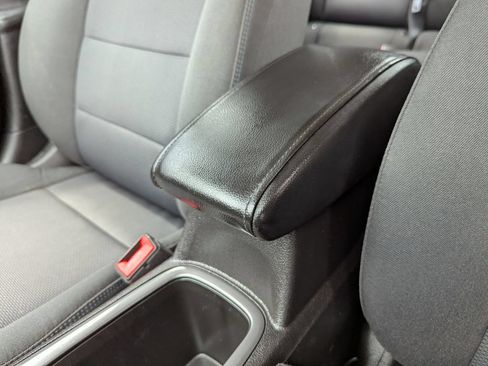 Used 2018 Chevrolet Cruze LT FWD image 26