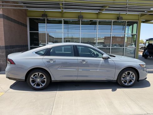 Used 2023 Honda Accord EX-L image 9