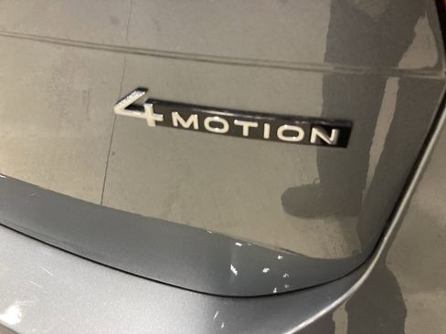 Used 2022 Volkswagen Tiguan SE image 11