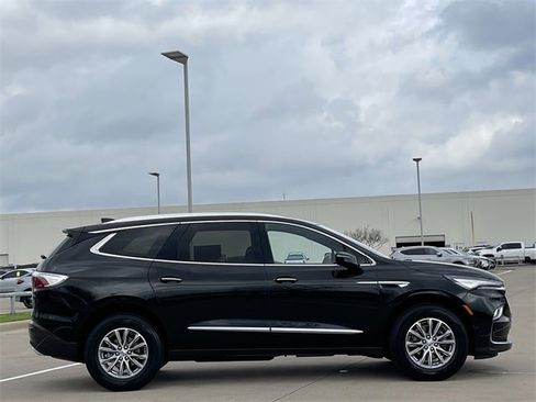 Used 2024 Buick Enclave Premium image 3