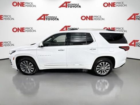 Used 2022 Chevrolet Traverse Premier FWD image 4