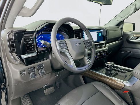 Used 2022 Chevrolet Silverado 1500 RST image 9