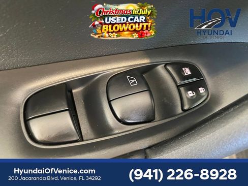 Used 2017 Nissan Rogue S FWD image 19