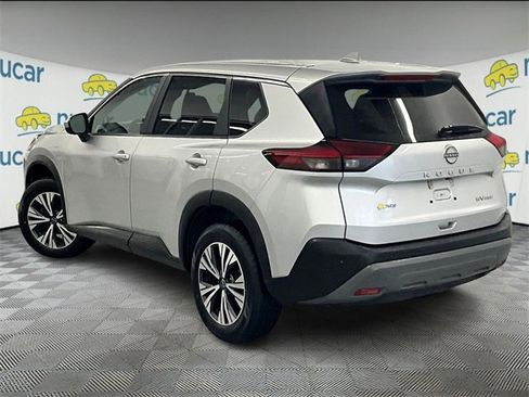 Used 2023 Nissan Rogue SV image 4