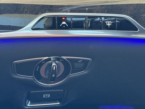 Used 2019 Mercedes-Benz S 560 Sedan image 36