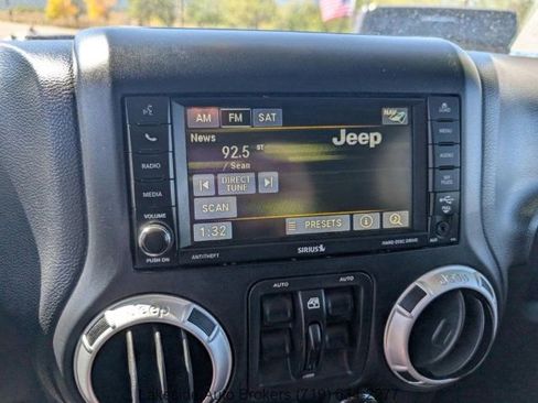 Used 2013 Jeep Wrangler Unlimited Sahara w/ Connectivity Group AWD/4WD image 20