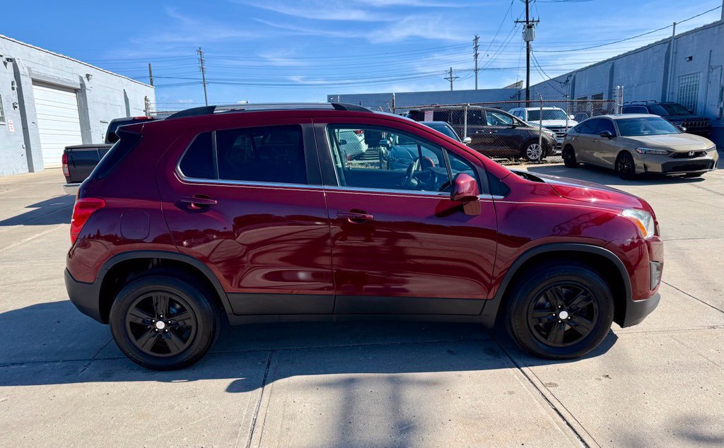 Used 2016 Chevrolet Trax LT w/ LT Convenience Package AWD/4WD image 5