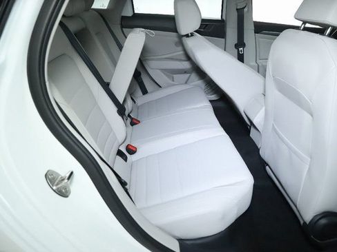 Used 2024 Volkswagen Jetta SE w/ Panoramic Sunroof Package FWD image 32