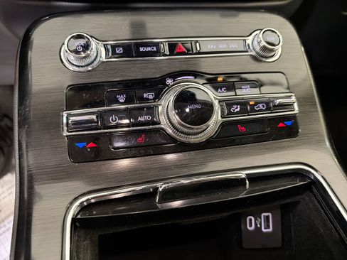 Used 2021 Lincoln Nautilus FWD image 19