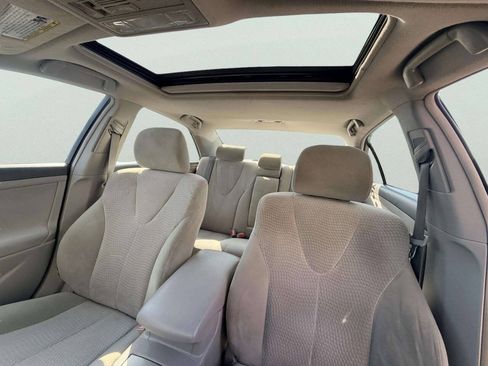 Used 2010 Toyota Camry LE FWD image 16