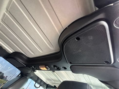 Used 2018 Jeep Wrangler Unlimited Sahara AWD/4WD image 23