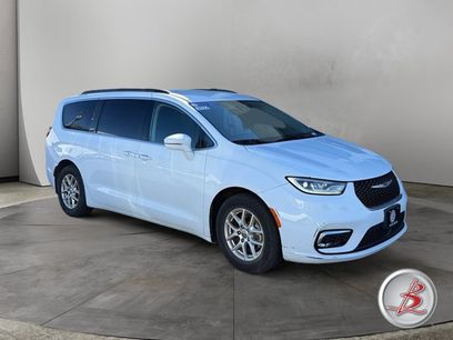 Used 2022 Chrysler Pacifica Touring-L