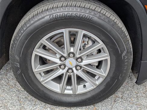 Used 2023 Chevrolet Traverse LT AWD/4WD image 11