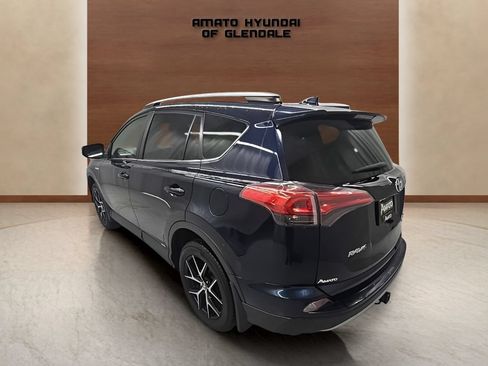 Used 2018 Toyota RAV4 SE AWD/4WD image 3