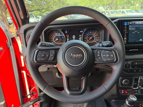 Used 2024 Jeep Wrangler Unlimited Rubicon w/ Technology Group AWD/4WD image 10