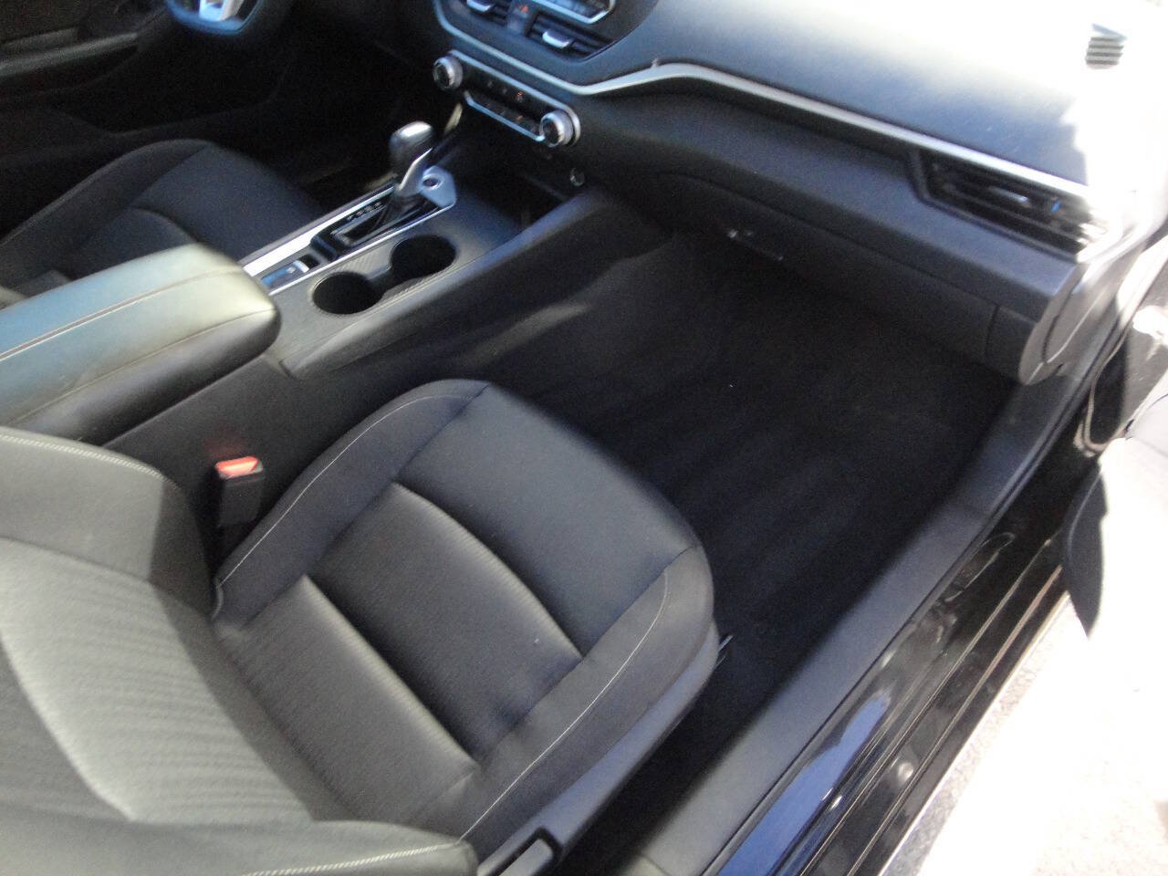 Used 2019 Nissan Altima 2.5 S AWD/4WD image 14