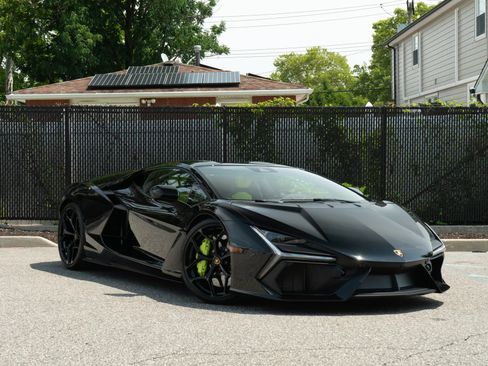 Used 2024 Lamborghini Revuelto AWD/4WD image 3