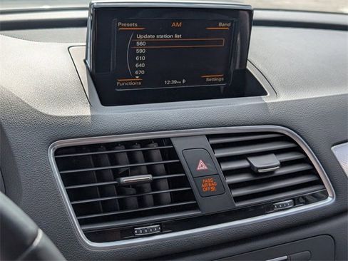 Used 2018 Audi Q3 2.0T Premium w/ Convenience Package image 18