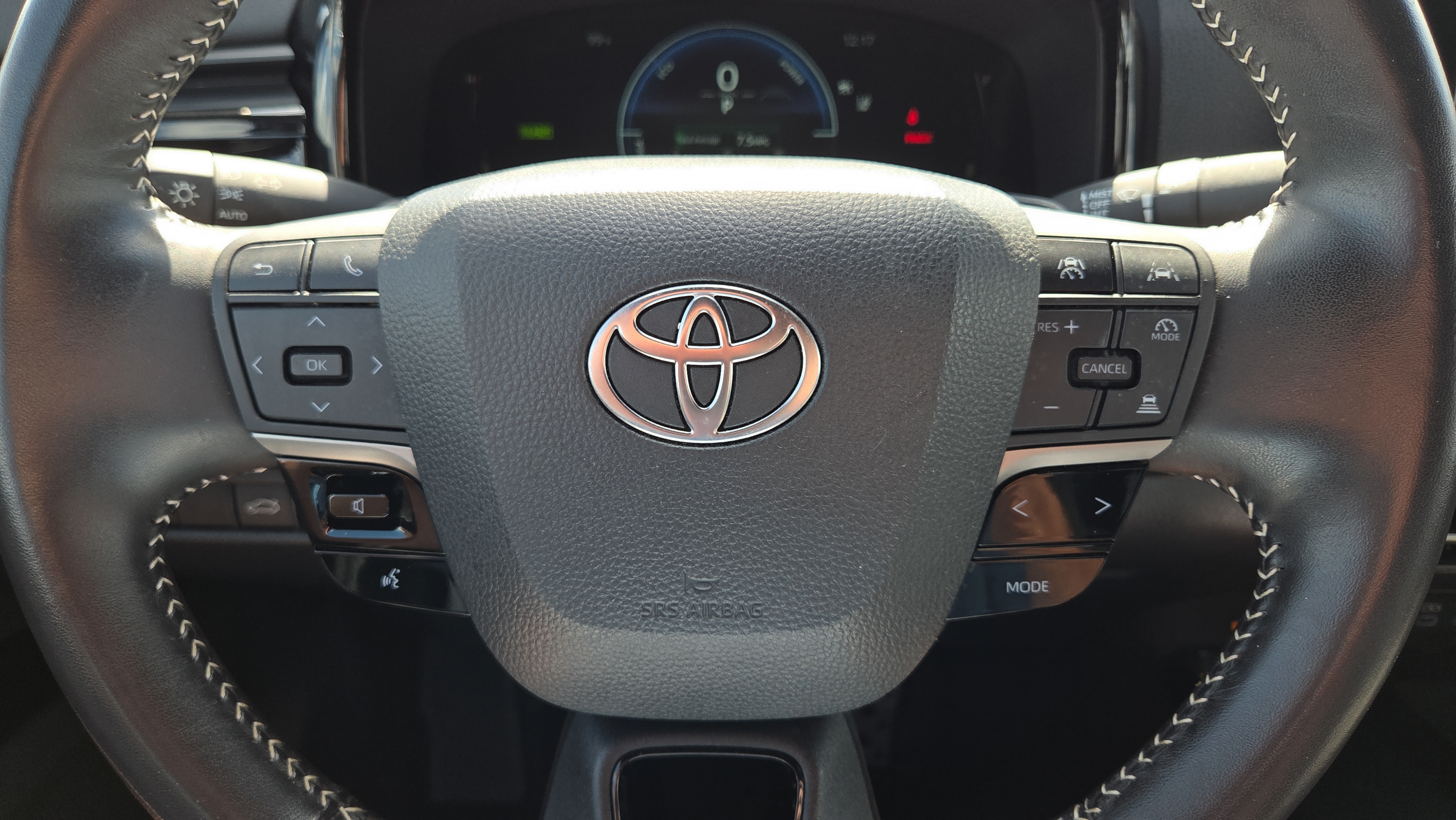 Certified 2025 Toyota Camry SE FWD image 28