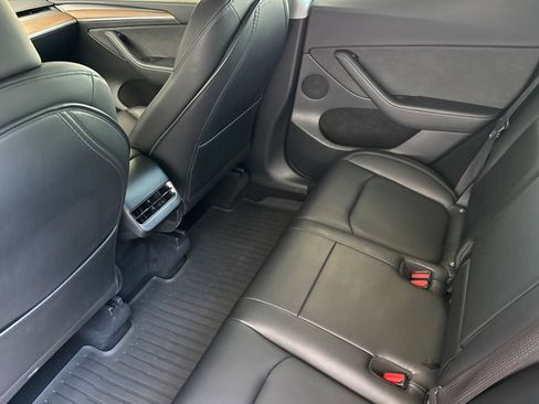 Used 2024 Tesla Model Y Performance AWD/4WD image 12