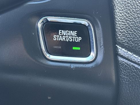 Used 2023 GMC Acadia SLT w/ Elevation Edition image 22