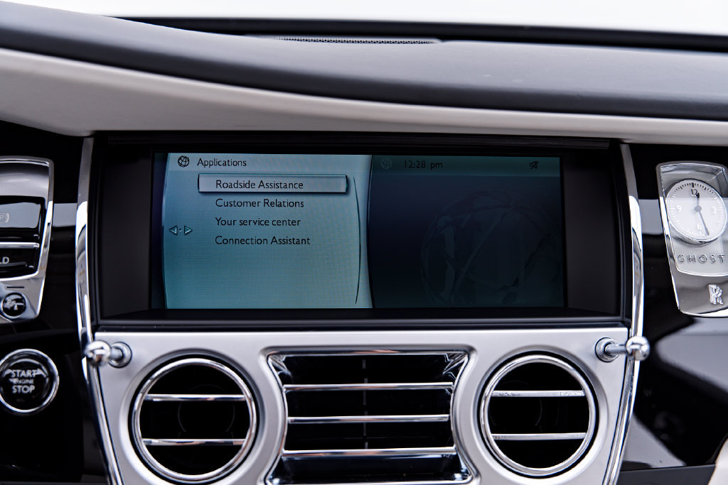 Used 2016 Rolls-Royce Ghost RWD image 89