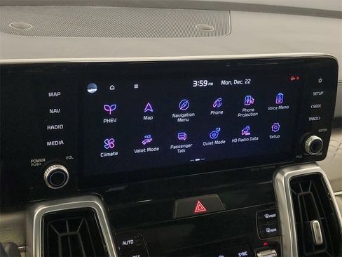 Used 2022 Kia Sorento SX Prestige w/ Panoramic Sunroof Package image 18