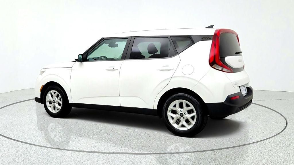 Used 2022 Kia Soul S FWD image 7