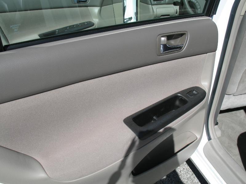 Used 2005 Toyota Camry LE FWD image 42