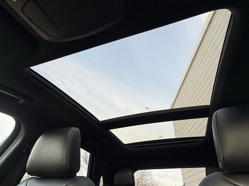 Used 2023 Ford Edge ST-Line w/ Class II Trailer Tow Package image 19