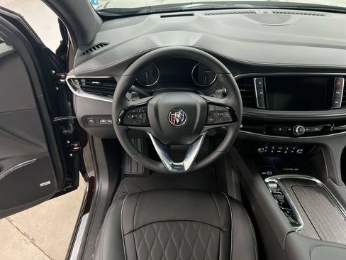 Used 2023 Buick Enclave Avenir AWD/4WD image 21