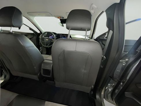 Used 2025 Chevrolet Trax LT FWD image 40