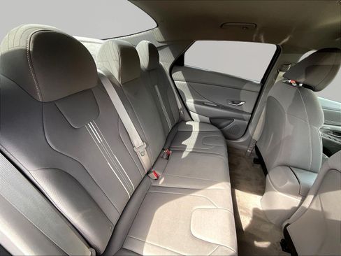 Used 2022 Hyundai Elantra SEL w/ Convenience Package FWD image 24