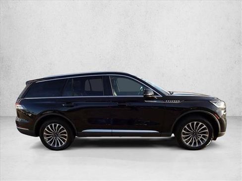 Used 2023 Lincoln Aviator Reserve image 5