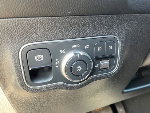 Certified 2025 Mercedes-Benz GLB 250 4MATIC image 23