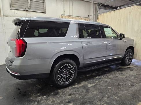 New 2026 GMC Yukon XL Elevation w/ LPO, Floor Liner Package AWD/4WD image 9