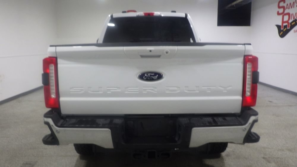 Used 2025 Ford F250 Lariat w/ FX4 Off-Road Package AWD/4WD image 3