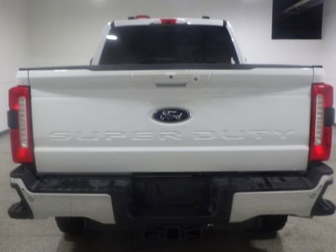 Used 2025 Ford F250 Lariat w/ FX4 Off-Road Package AWD/4WD image 3